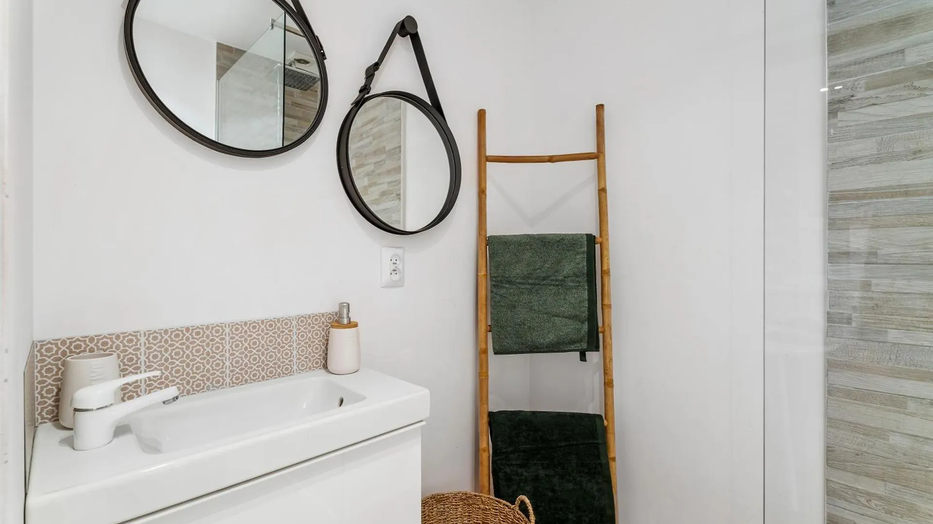 شقة Nice Renting - 9B Massena - Chic Escape In The Heart Of Nice Comfort & Charm !