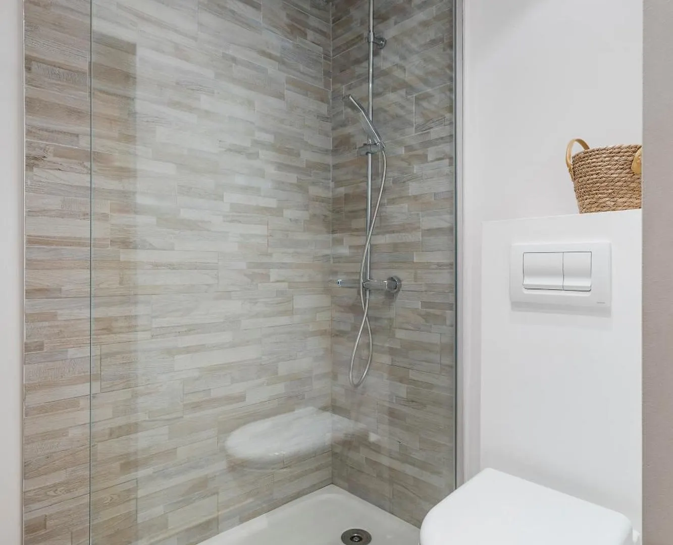 Nice Renting - 9B Massena - Chic Escape In The Heart Of Nice Comfort & Charm !